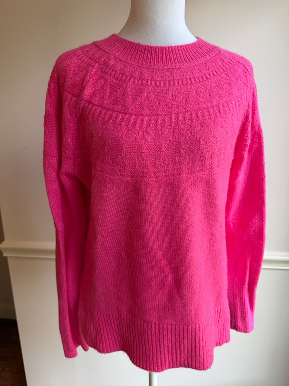 Talbots Bright Pink Sweater subtle pattern at neck slit sides wool blend XS EUC